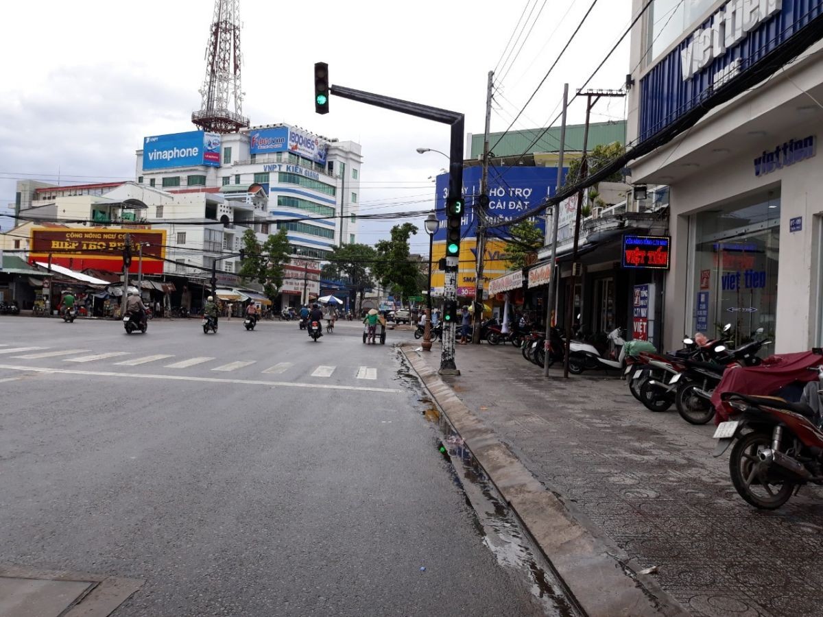 Bán nhà 1 trệt 2 lầu Trần Phú, Vĩnh Thanh, Rạch Giá, Kiên Giang, 5.8x22.4, 0945480483
