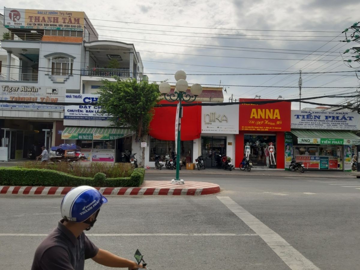 Nhà mặt tiền Nguyễn Trung Trực, ngã 4 Đống Đa, Vĩnh Lạc Rạch Giá, kiên Giang, 0907239973