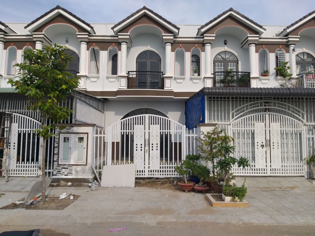 Nhà thô 1 trệt 1 lầu, Lô P20, Khu đô thị Phú Cường, An Hòa, Rạch Giá, Giá 2.8 tỷ.   (MSNV 02)