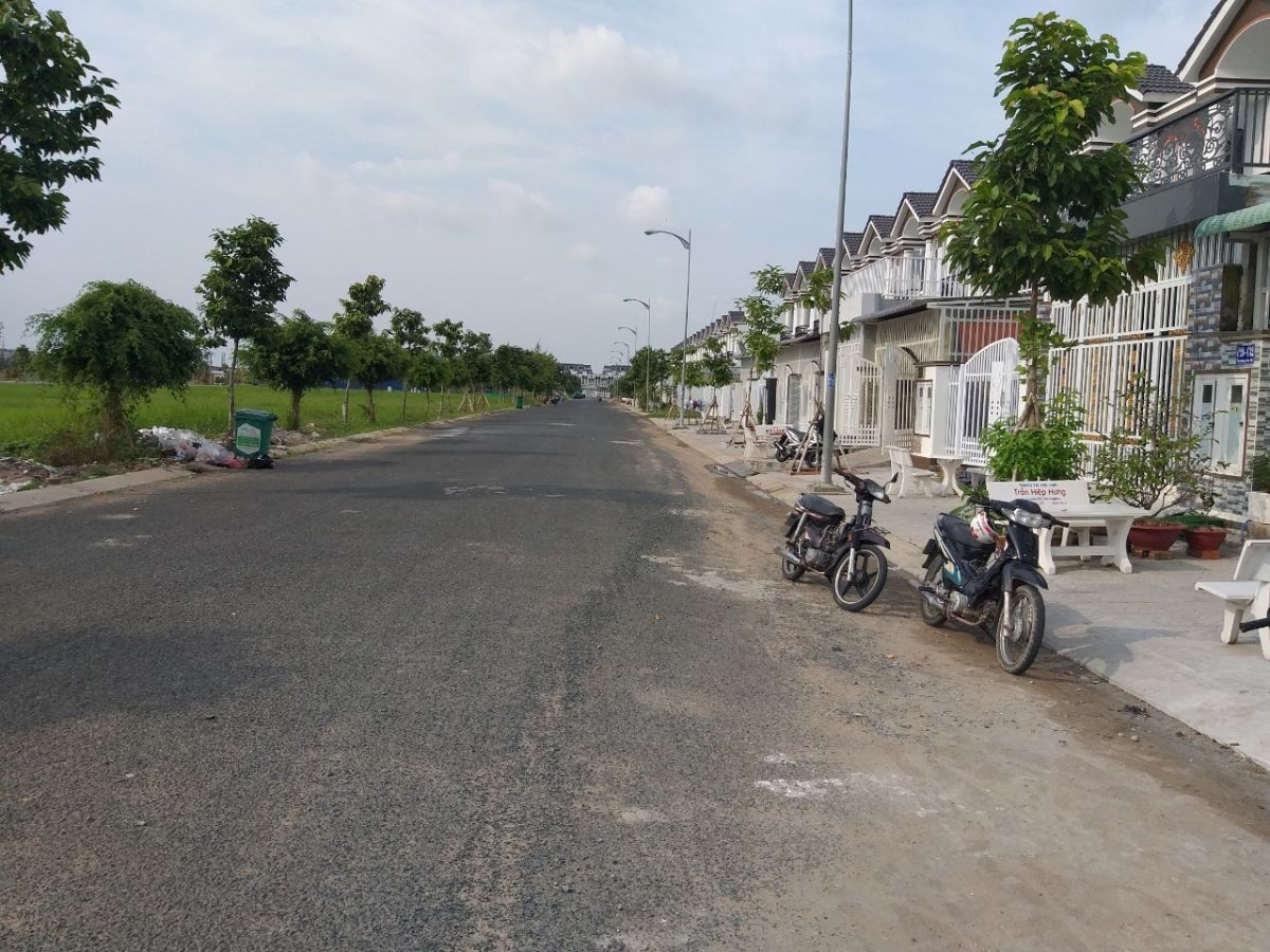 Nhà thô 1 trệt 1 lầu, Lô P20, Khu đô thị Phú Cường, An Hòa, Rạch Giá, Giá 2.8 tỷ.   (MSNV 02)