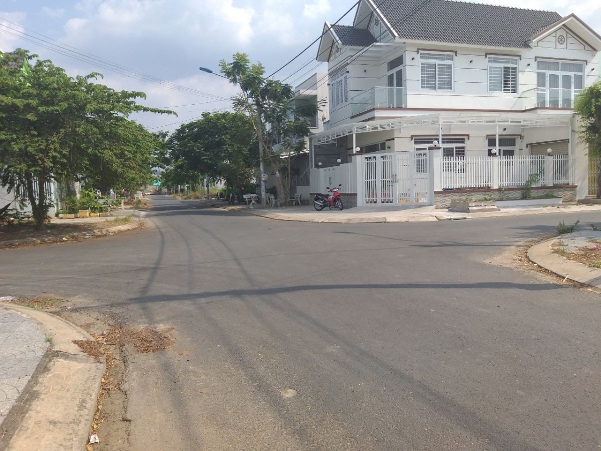BÁN NỀN HUỲNH THÚC KHÁNG, VĨNH QUANG, RẠCH GIÁ, KIÊN GIANG, 149m2, 2 TỶ xxx .    (MSNV 02)