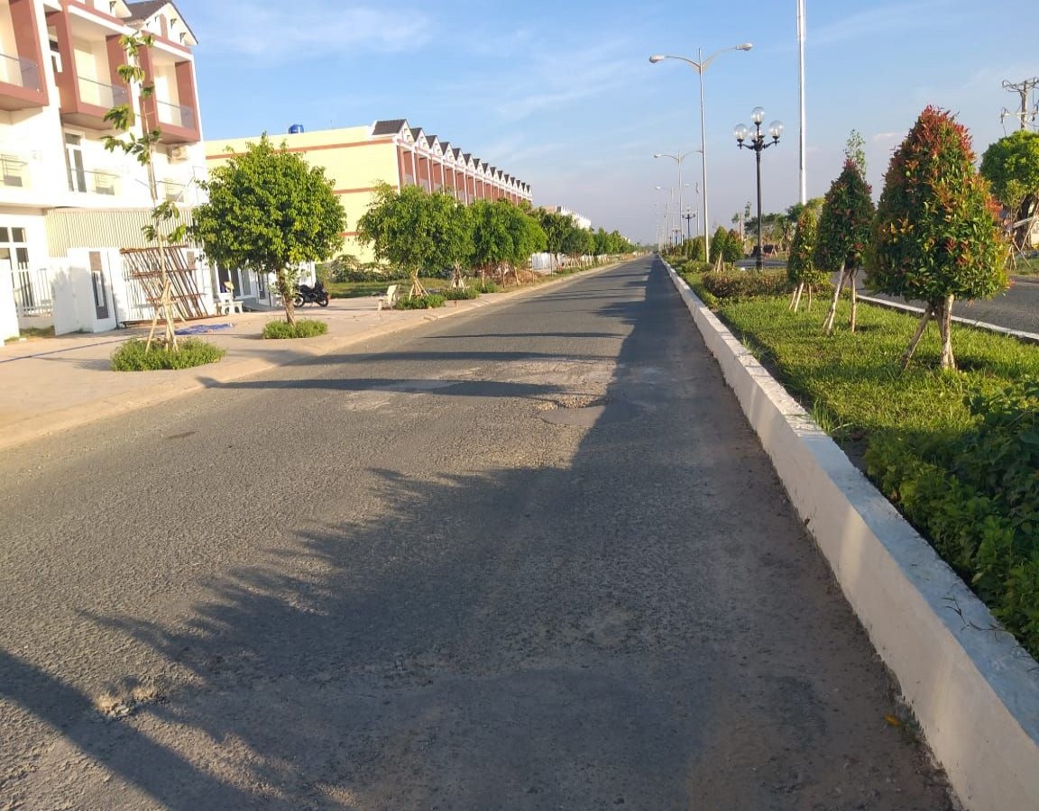 BÁN NHÀ 1 TRỆT 2 LẦU  P28, TÔN ĐỨC THẮNG, AN HÒA, RẠCH GIÁ, KIÊN GIANG,5*25m, 3 TỶ xxx TR  (MSNV 02)