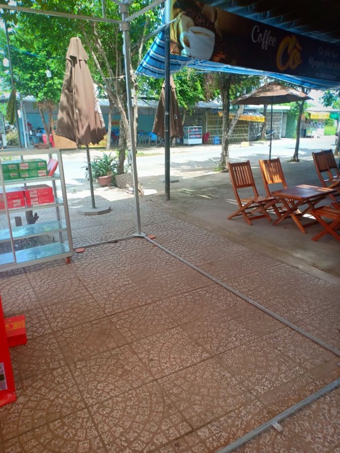 Cần sang quán ngã 3 lộ Liên Hương