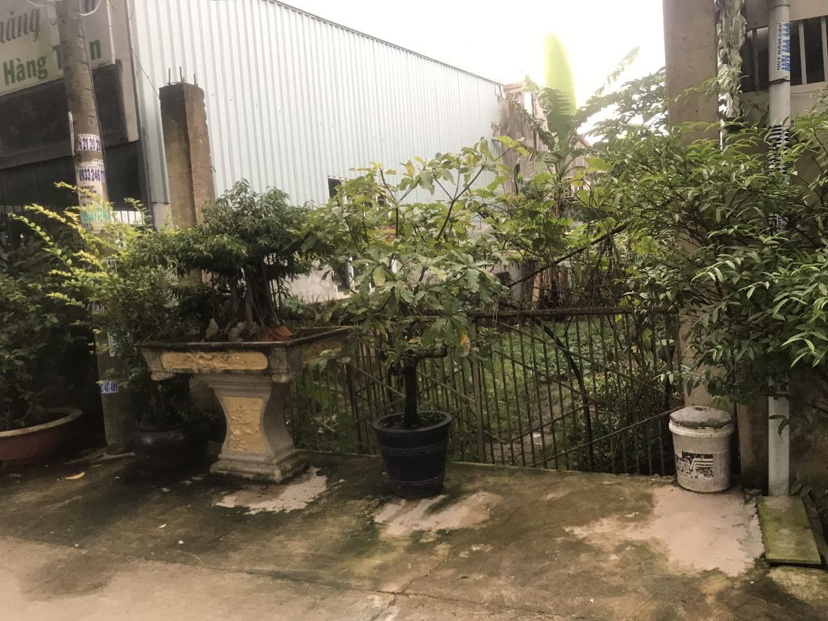 Đất thổ Sát Trường Học Lê Minh Xuân. Giá 900triệu