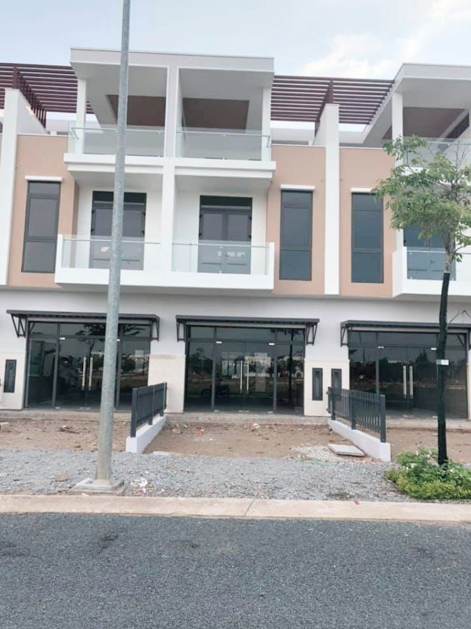 Cần Bán Nhà Thô Khu Đô Thị Phú Cường ( Phú Gia) đối diện sân golf 120m2 
