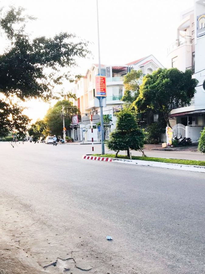 Bán nhà mặt tiền đường Nguyễn Hùng Sơn, Vĩnh Thanh Vân Rạch Giá Kiên Giang (nhà hội tụ nhiều tiện ích)