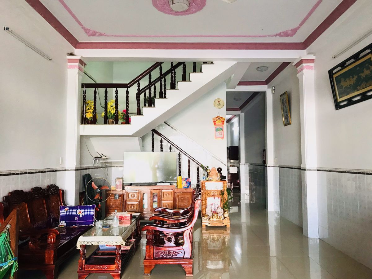 Bán nhà đẹp 1 trệt 2 lầu đường Phạm Hùng, Vĩnh Lạc Rạch Giá Kiên Giang
