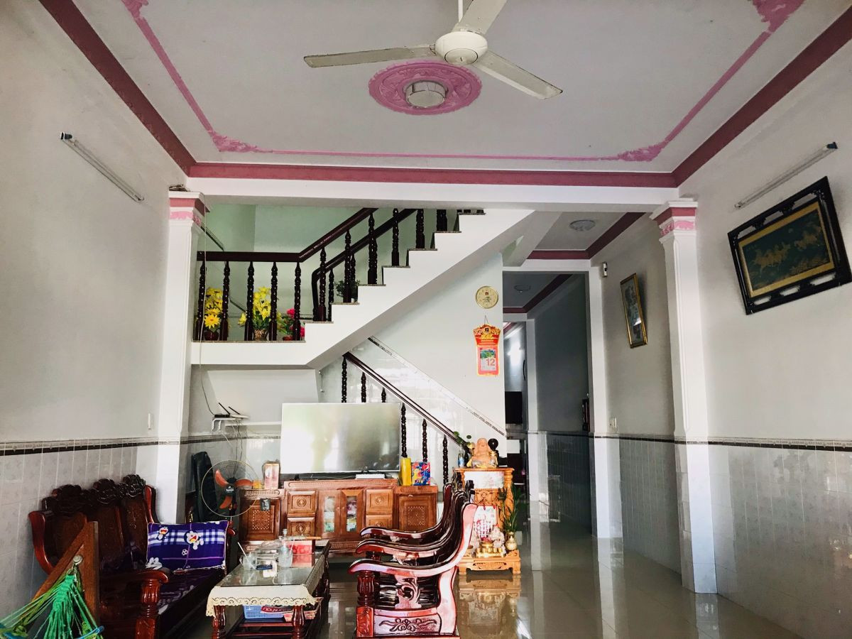 Bán nhà đẹp 1 trệt 2 lầu đường Phạm Hùng, Vĩnh Lạc Rạch Giá Kiên Giang