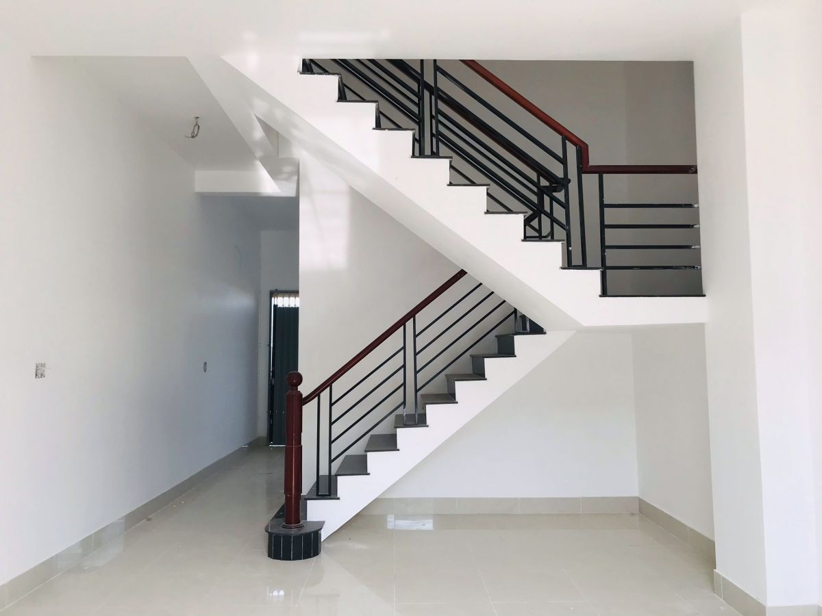 Cần bán gấp nhà lô C8 Khu Đô Thị Tây Bắc, phường Vĩnh Quang Rạch Giá Kiên Giang