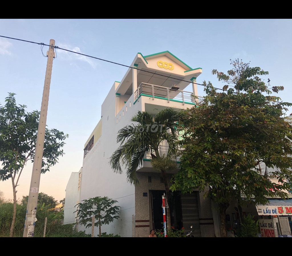 Cần bán nhà mặt tiền Phạm Hùng
