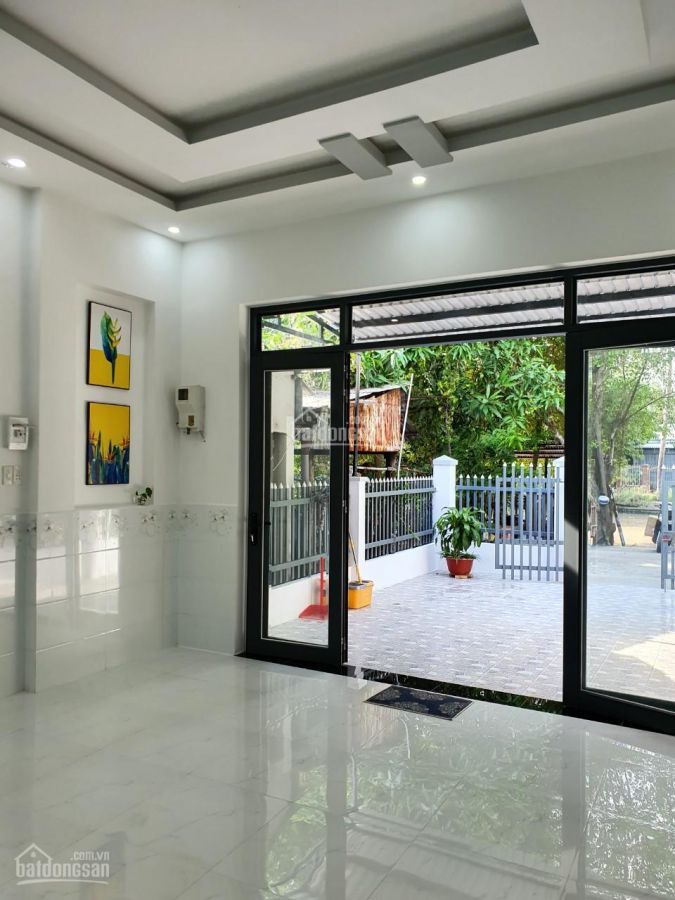 Bán nhà mặt tiền đường Hai Bà Trưng, gần chợ 30/4.
