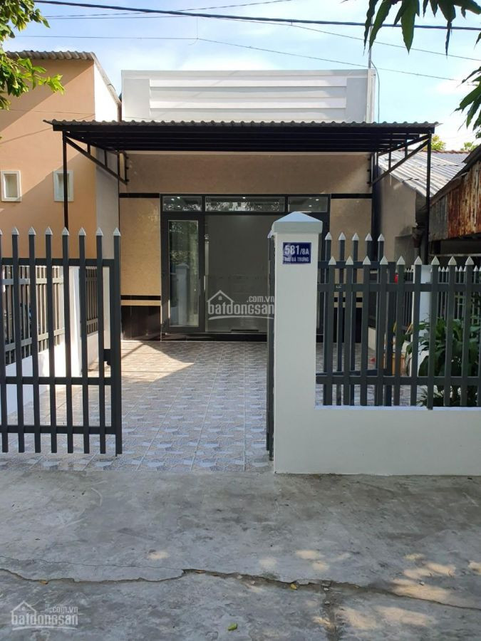 Bán nhà mặt tiền đường Hai Bà Trưng, gần chợ 30/4.