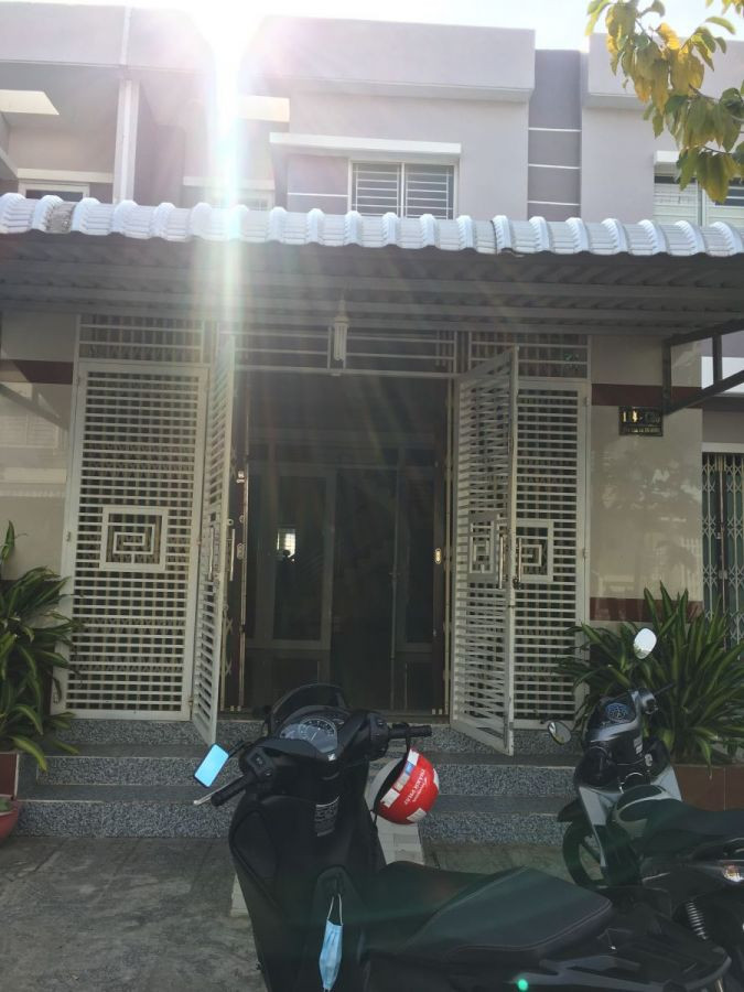 Nhà 1 trệt 1 lầu khu dân cư an bình