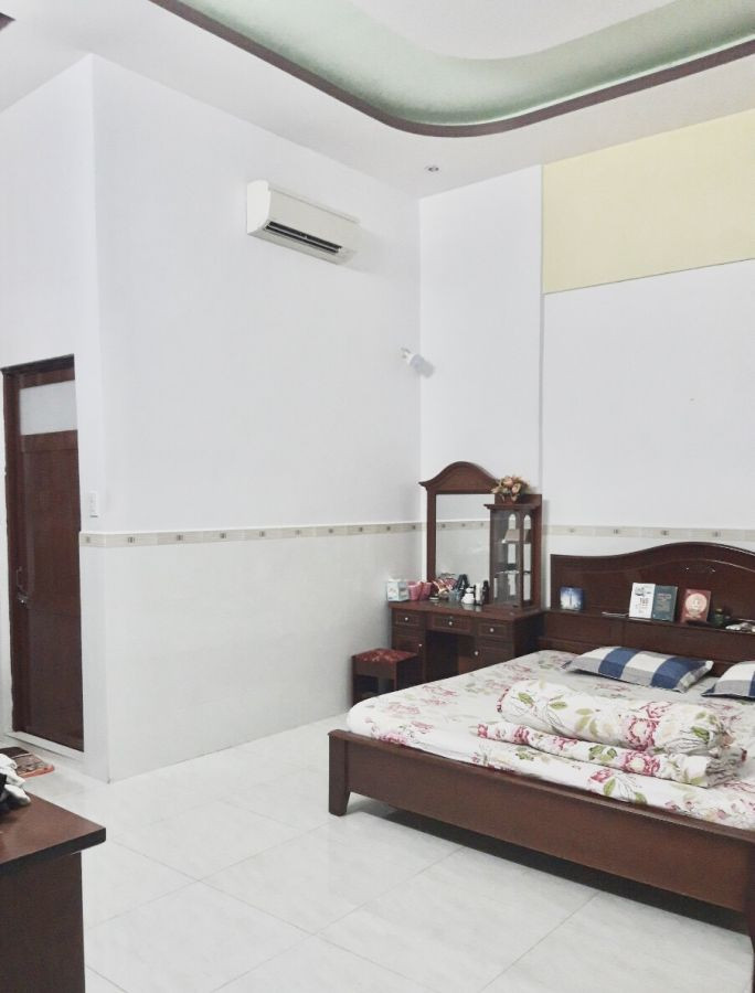 Bán nhà đẹp đường Lê Văn Hưu, phía sau đường Tôn Đức Thắng (gần căn góc)
