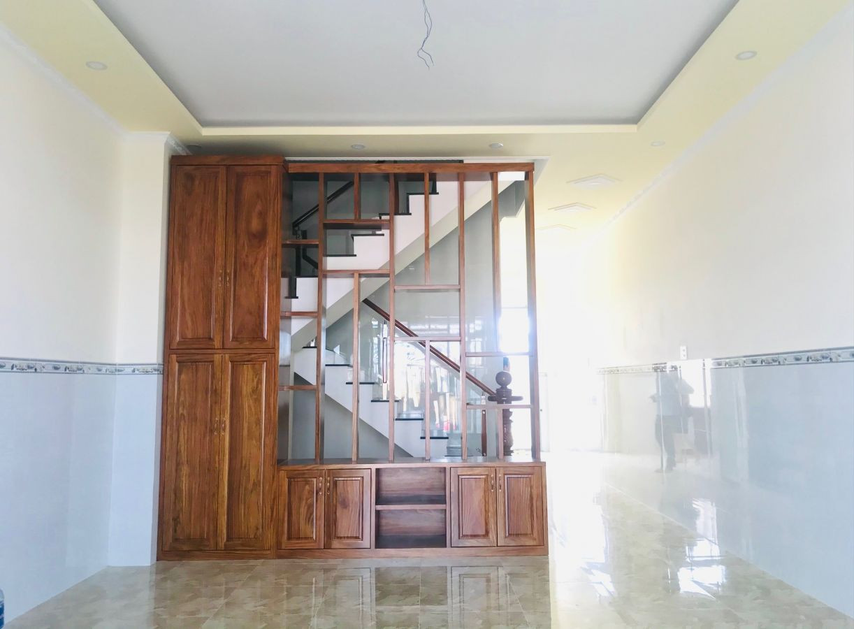 Bán nhà đẹp lô C8 KĐT Tây Bắc (đối diện công viên) đã hoàn thiện 100%