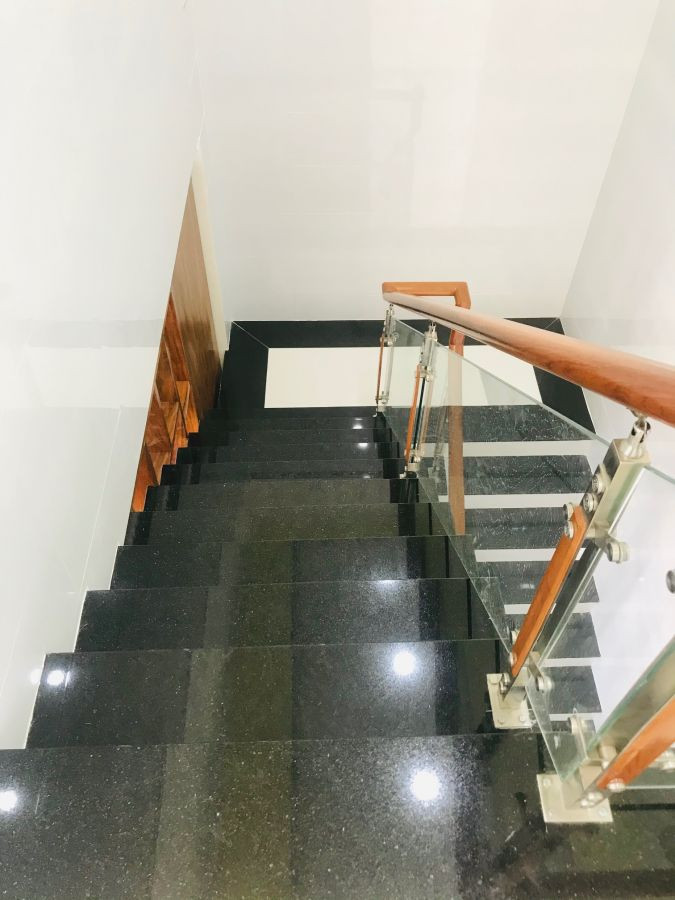 Bán nhà đẹp lô C8 KĐT Tây Bắc (đối diện công viên) đã hoàn thiện 100%