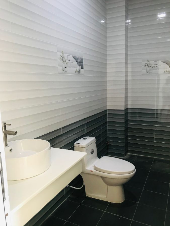 Bán nhà đẹp lô C8 KĐT Tây Bắc (đối diện công viên) đã hoàn thiện 100%