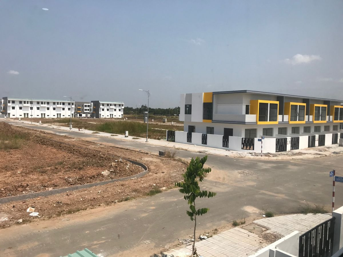 Bán nhà đẹp lô C8 KĐT Tây Bắc (đối diện công viên) đã hoàn thiện 100%