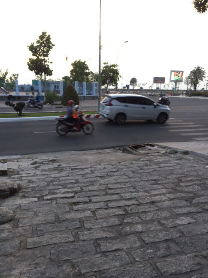 Cho thuê nhà mặt tiền đường 3/2 đối diện bảo hiểm xã hội tỉnh
