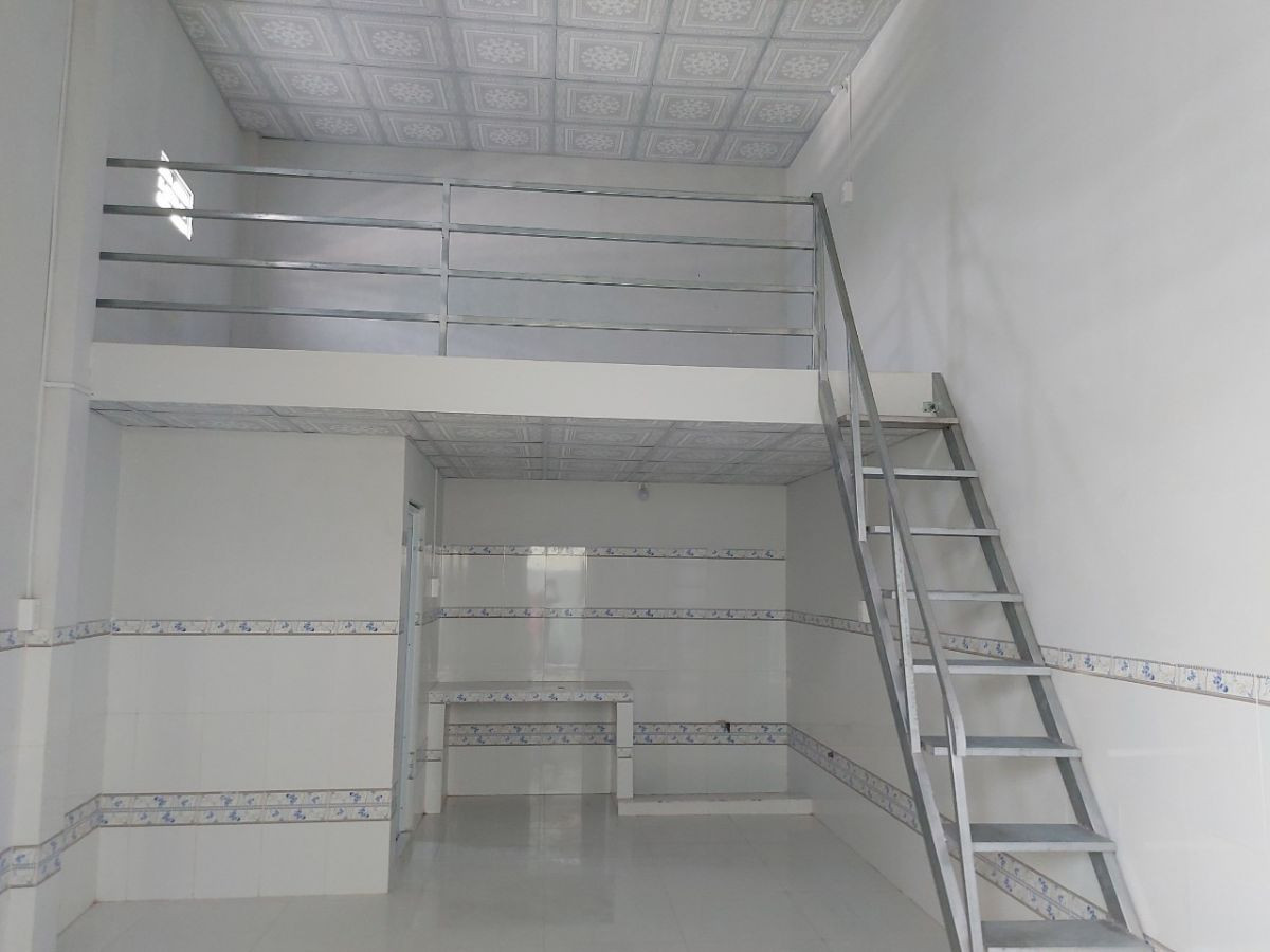 Còn 1 căn phòng trọ cho thuê, mới, rộng rãi sạch sẽ thoáng mát hẻm 889 Nguyễn Trung Trực