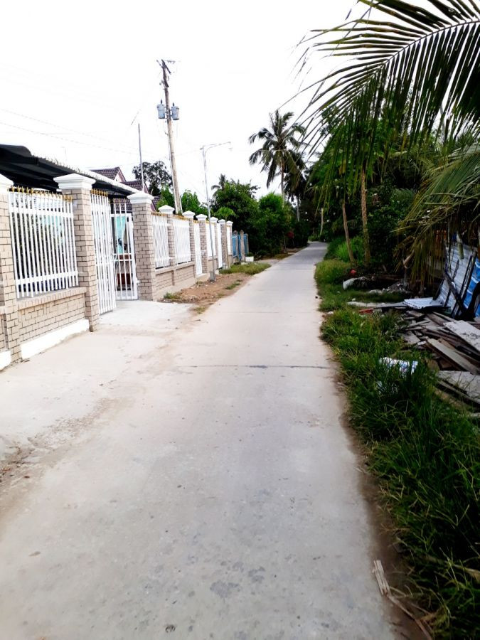 -Cần bán gấp nền đất mặt tiền lộ đal xe ôtô chạy tới đất