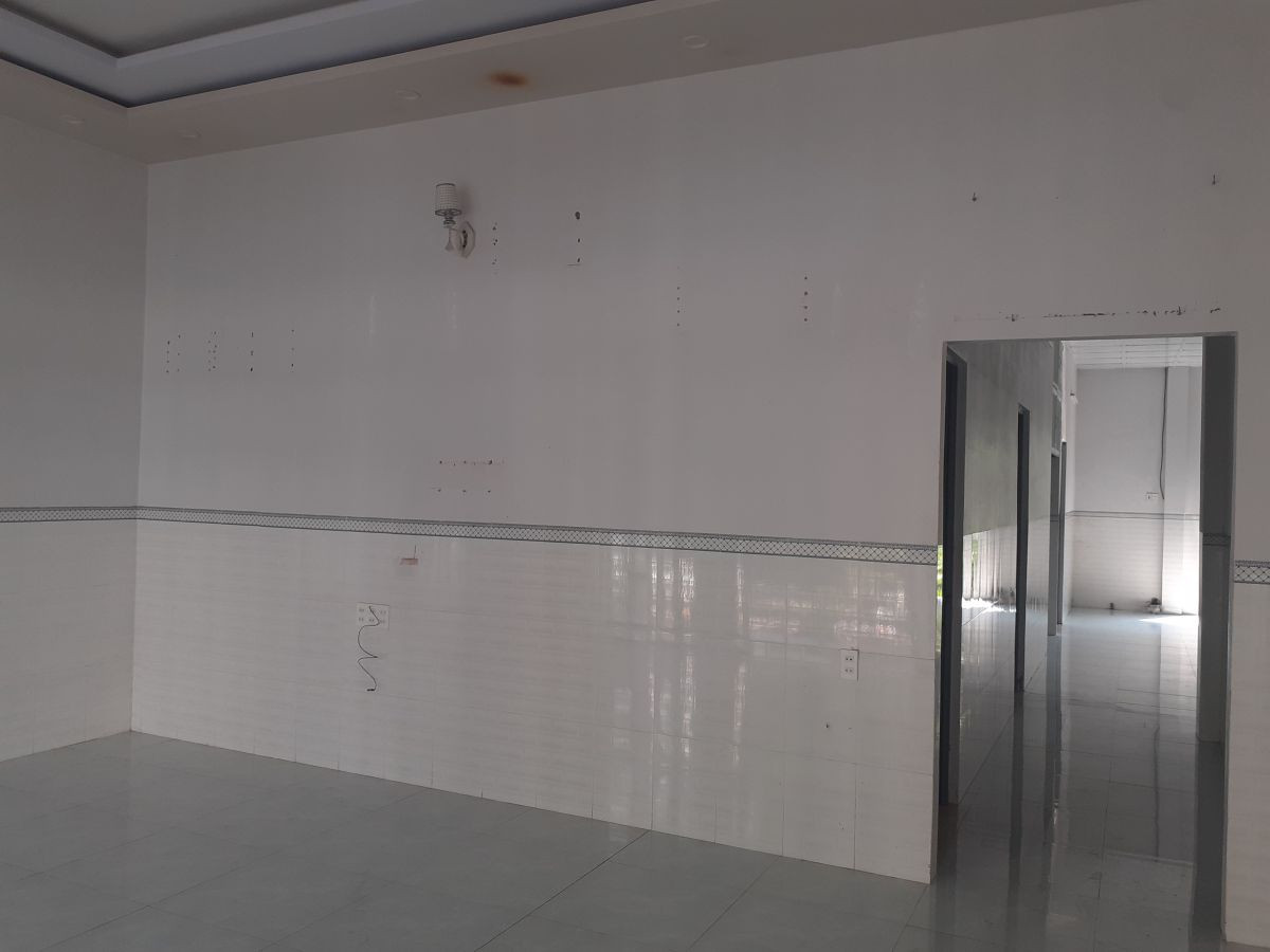 Cần ra gấp, kẹt tiền