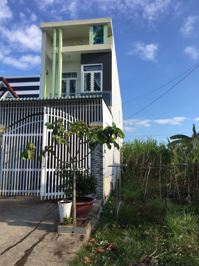 Cần bán đất mặt tiền đường NGọc hân công chúa ( KDC cầu suối)
