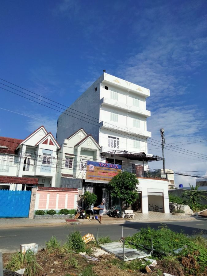 Nhà cao tầng lô h6 căn 11-12 đường Phạm Hùng