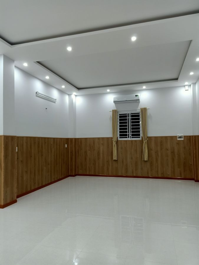 Nhà cao tầng lô h6 căn 11-12 đường Phạm Hùng