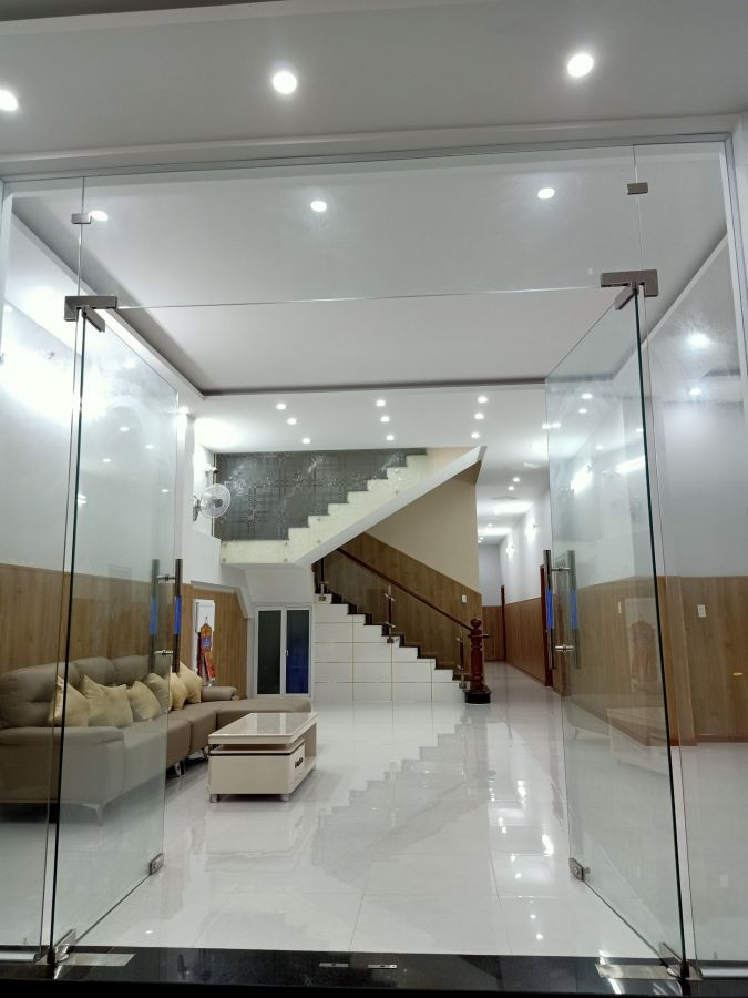 Nhà cao tầng lô h6 căn 11-12 đường Phạm Hùng