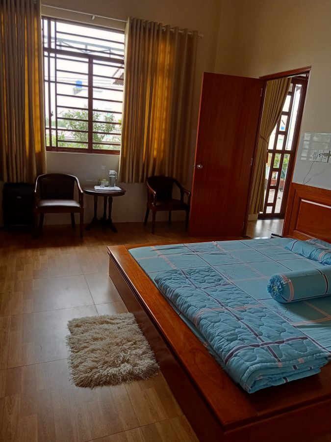 Nhà cao tầng lô h6 căn 11-12 đường Phạm Hùng