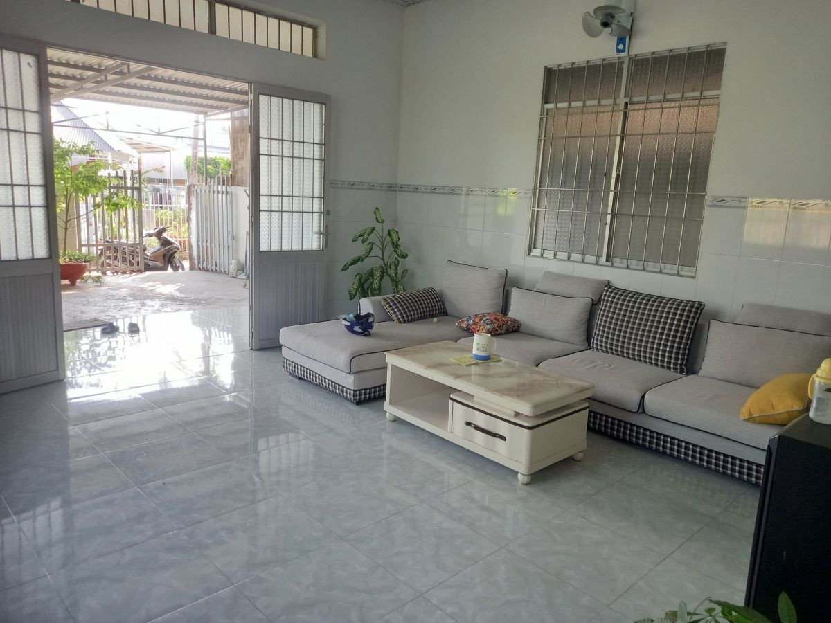 Kẹt tiền bán gấp nhà Hẻm Nguyễn Thiện Thuật, Rạch Sỏi, Kiên Giang