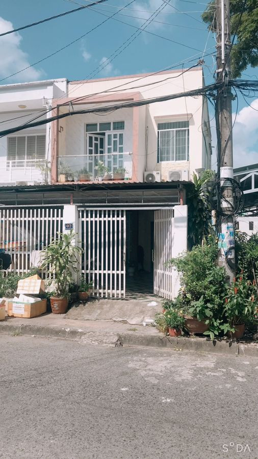 Nhà ở 1 trệt 1 lầu