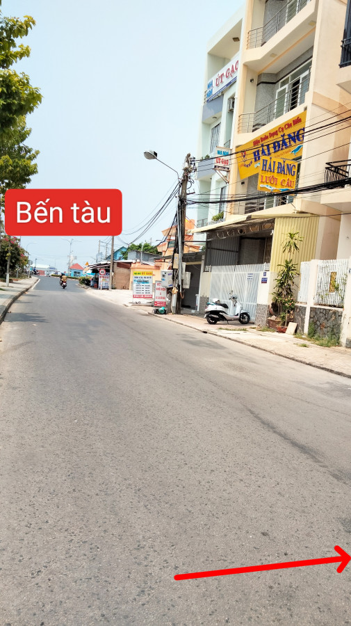 Nhà bến tàu PQ